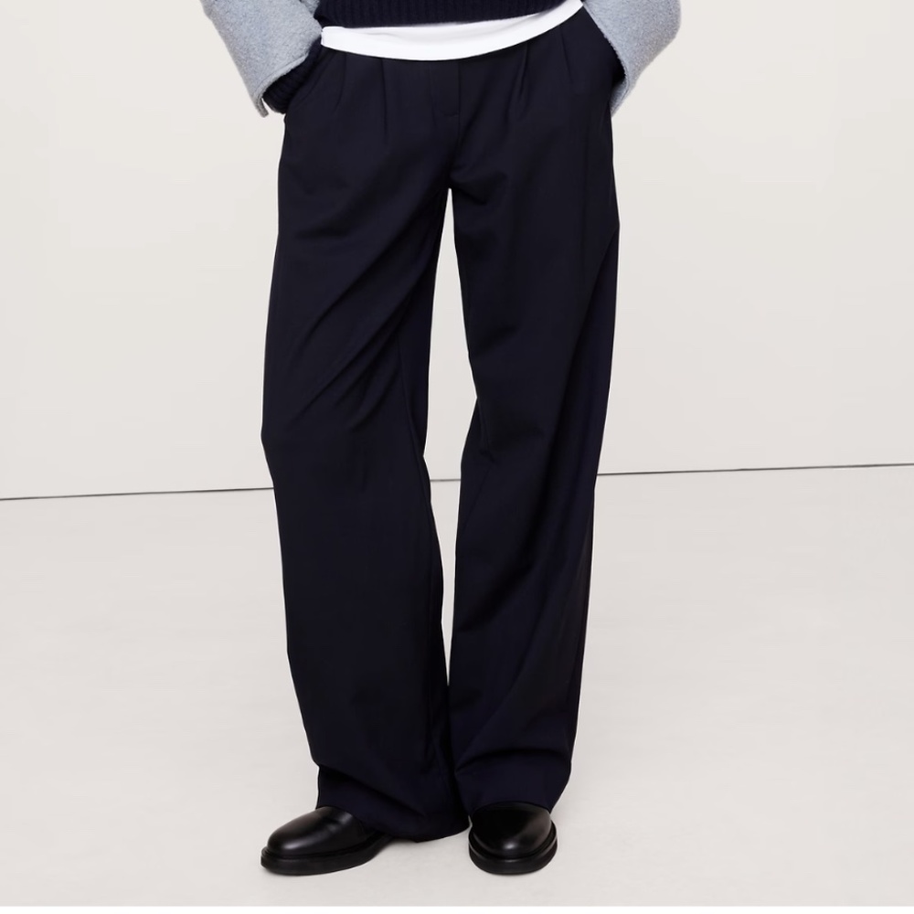 SOHO MID-RISE PLEATED WIDE-LEG DRAPEY TWILL PANT